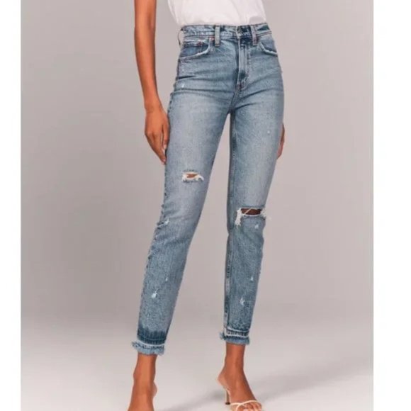 Abercrombie & Fitch "The Mom" High Rise Ripped Destroyed Jeans Size 26 / 2R - Picture 1 of 9